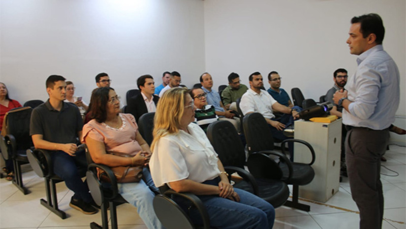   “Nosso objetivo é apresentar o patrimônio líquido e como ele está sendo investido. Queremos deixar claro que, de 2021 até os dias atuais, não houve nenhum atraso. Em dezembro de 2020, o patrimônio líquido era em torno de R$ 63 milhões e, neste ano, já está chegando a R$ 250 milhões. Esse é um momento de esclarecimento, no qual tranquilizamos os servidores sobre o investimento do patrimônio deles”, ressaltou Rodrigo Forte, presidente do Previ Mossoró.