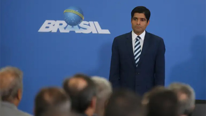   Depois de virar meme em 2022 por dizer que também era negro, ACM Neto, que disputará o Governo da Bahia, virou o “Neto Flex” nas mãos de João Santana. O marqueteiro vai lançar à urna apenas “Neto” – uma forma de driblar os descontentes com o carlismo histórico pela força da sigla, atrás dos votos da centro-esquerda; ao passo que o sobrenome lembra aos apoiadores do clã que ele tem o sangue azul do avô. Mais, na COLUNA ESPLANADA