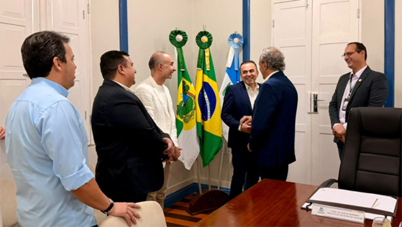  Encontro com representantes da Infraero e da Azul reforça a articulação para ampliar a conectividade aérea, impulsionar o turismo, atrair investimentos e gerar novas oportunidades para Mossoró e toda a região