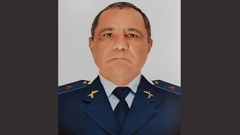   A Polícia Civil esclarece que, conforme a confissão do investigado e os elementos de prova reunidos ao longo das investigações, o homicídio teve motivação exclusivamente pessoal e passional, decorrente de ciúmes, estando, em princípio, descartada qualquer relação com as funções públicas exercidas pela vítima como policial militar.