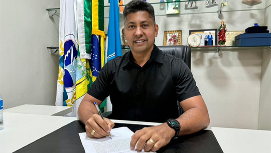   O anúncio foi feito em vídeo publicado nas redes sociais e será oficializado na edição do Diário Oficial de Mossoró (DOM) de hoje. De acordo com Genilson, a instituição atuará em conjunto com a Comissão Especial do Concurso na elaboração e publicação do edital, que deverá contemplar 24 vagas para cargos de níveis médio e superior, além de cadastro de reserva. “A realização do tão esperado concurso público representa um avanço para o fortalecimento da estrutura administrativa da Câmara e para a valorização do serviço público. É mais uma marca da nossa gestão”, ressaltou Genilson.