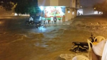   Fortes chuvas alagam ruas e causam estragos em Caicó