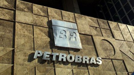   Petrobras divulga balanço com prejuízo de  21,6 bilhões