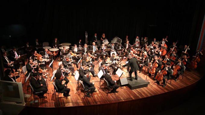 Imagem 1 -  Em noite de festa, Teatro Lauro Monte é reaberto com artista locais