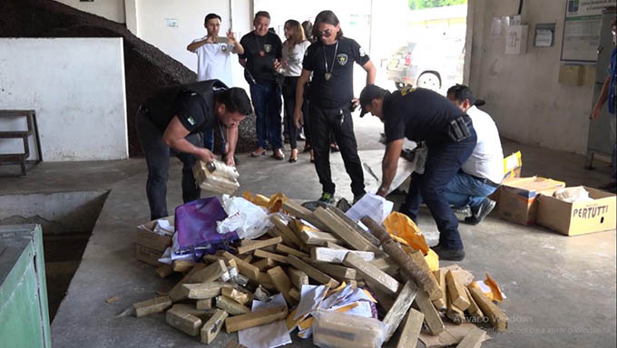 Imagem 1 -  “Veneno que destrói famílias”, diz delegado ao incinerar 150 kg de drogas
