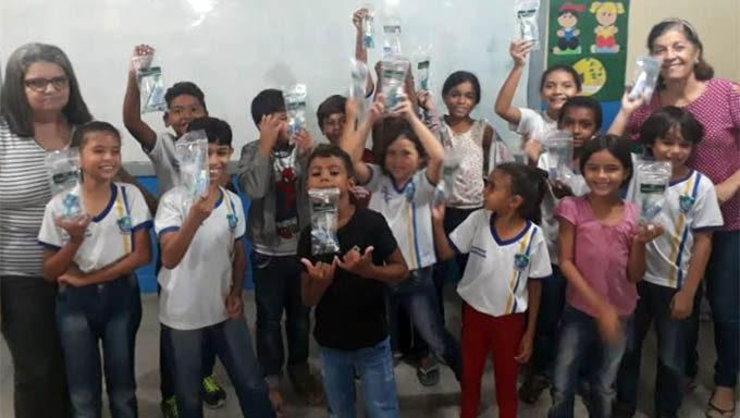 Imagem 1 -  PSE realiza palestra sobre Saúde Bucal e entrega kits na Escola Municipal 
