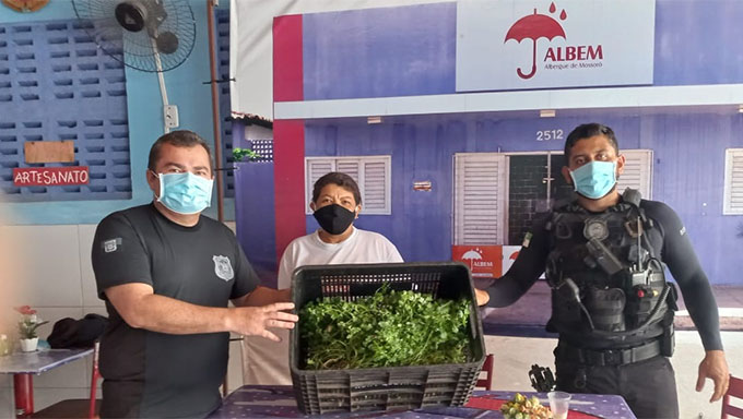 Imagem 1 -  Presos aumentam área de produção dentro do Presídio da Mário Negócio, em Mossoró