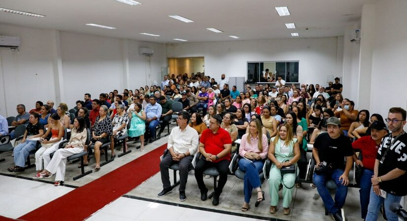Imagem 1 -  Sonhos costurados: Mulheres de Felipe Guerra celebram formatura em costura industrial